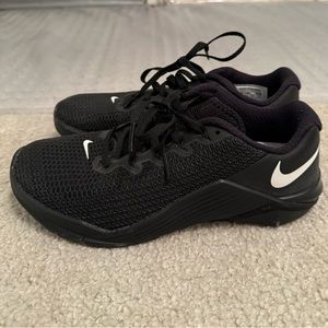 Nike Women Metcon 5 Sneakers - Size 7 Women (5.5 Unisex)